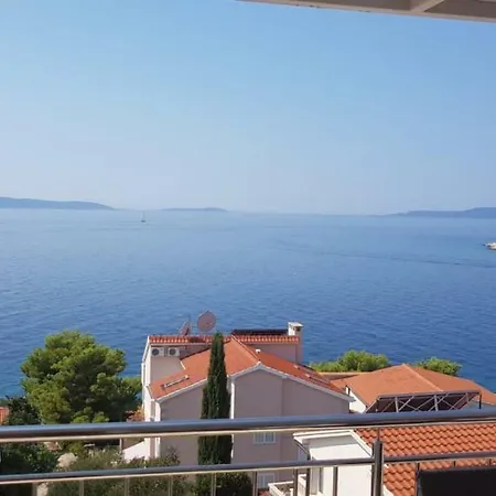 Summer Lounge Τρογκίρ